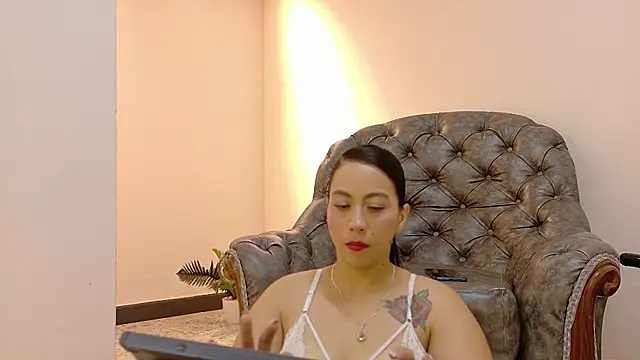 Snapshot of niky_smit chatting on February 25, 2025, 11:52 am niky smit online show from February 25, 2025, 11:52 am