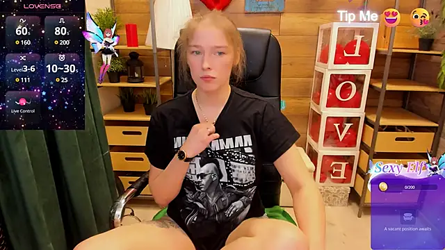 Snapshot of _fiona_Love chatting on March 18, 2025, 2:15 am  fiona Love online show from March 18, 2025, 2:15 am