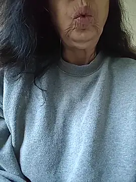 Susannemilf online show from November 10, 2025, 2:05 pm