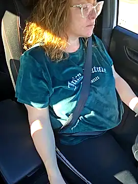 julimonroe online show from February 25, 2025, 3:27 pm