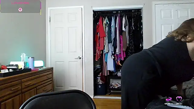 julimonroe online show from September 22, 2025, 10:06 am