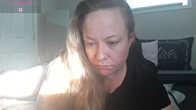 julimonroe online show from November 9, 2025, 9:57 pm