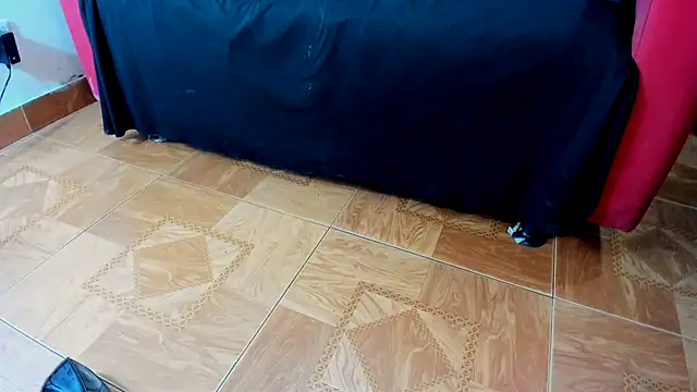 Snapshot of MissVioleta1 chatting on October 24, 2025, 7:27 am MissVioleta1 online show from October 24, 2025, 7:27 am