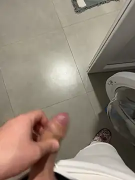 Snapshot of Vld121 chatting on March 3, 2025, 8:11 pm Vld121 online show from March 3, 2025, 8:11 pm