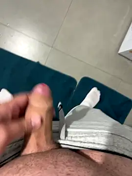 Snapshot of Vld121 chatting on November 2, 2025, 8:11 pm Vld121 online show from November 2, 2025, 8:11 pm