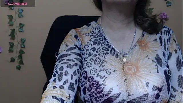 Snapshot of Hellensextits chatting on March 16, 2025, 9:27 am Hellensextits online show from March 16, 2025, 9:27 am