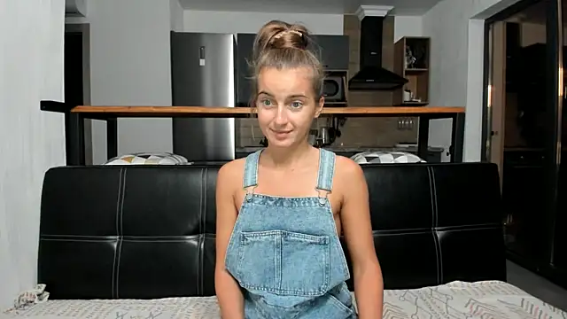 Snapshot of ElizSweet chatting on November 4, 2025, 4:39 pm ElizSweet online show from November 4, 2025, 4:39 pm