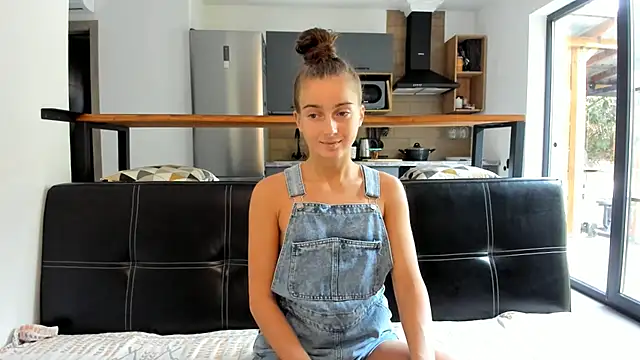 Snapshot of ElizSweet chatting on November 24, 2025, 9:53 am ElizSweet online show from November 24, 2025, 9:53 am