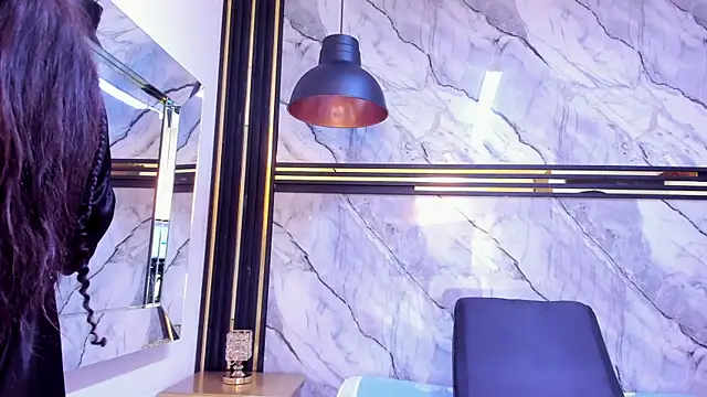 HellenJohansson online show from February 5, 2025, 7:20 pm