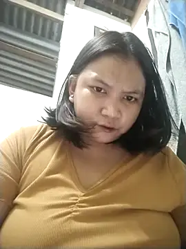 milkytitsmom4u online show from November 7, 2025, 5:02 pm