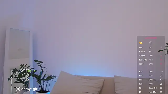 Snapshot of Fallinlove1 chatting on November 8, 2025, 8:14 am Fallinlove1 online show from November 8, 2025, 8:14 am