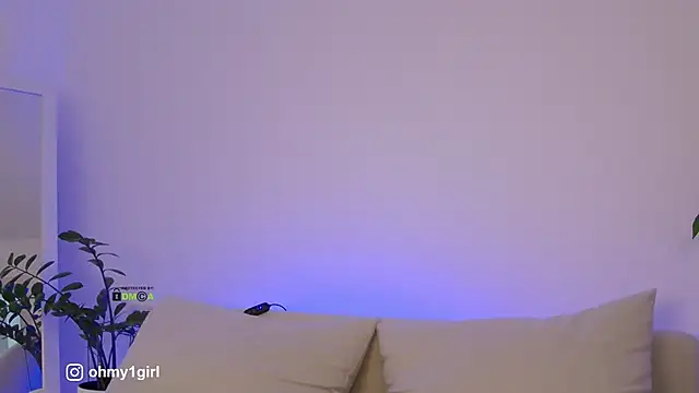 Snapshot of Fallinlove1 chatting on December 3, 2025, 1:09 pm Fallinlove1 online show from December 3, 2025, 1:09 pm