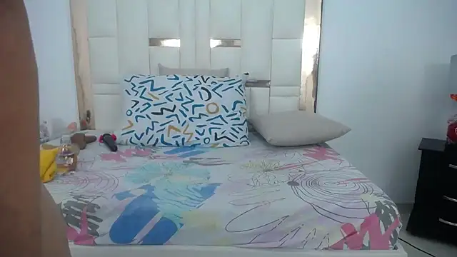 ambercordoba online show from February 28, 2025, 7:14 pm