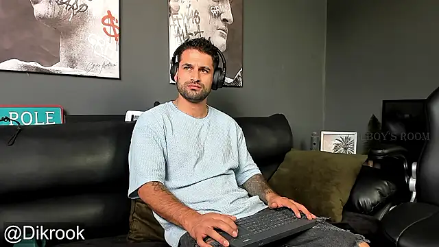 Snapshot of Davevilboy chatting on December 2, 2024, 1:57 pm Davevilboy online show from December 2, 2024, 1:57 pm