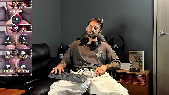 Snapshot of Davevilboy chatting on March 13, 2025, 12:13 pm Davevilboy online show from March 13, 2025, 12:13 pm