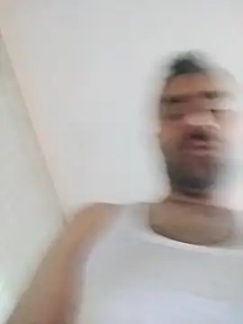 Snapshot of kevgir08 chatting on December 13, 2025, 10:26 pm kevgir08 online show from December 13, 2025, 10:26 pm