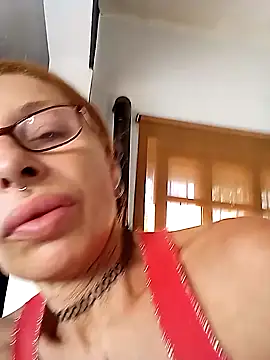 Snapshot of FrozenWaffle chatting on February 17, 2025, 8:36 pm FrozenWaffle online show from February 17, 2025, 8:36 pm