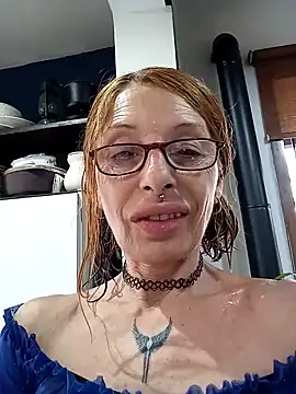 Snapshot of FrozenWaffle chatting on February 25, 2025, 6:31 pm FrozenWaffle online show from February 25, 2025, 6:31 pm