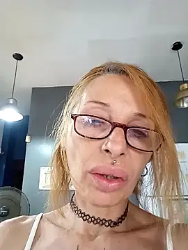 Snapshot of FrozenWaffle chatting on February 26, 2025, 4:03 pm FrozenWaffle online show from February 26, 2025, 4:03 pm