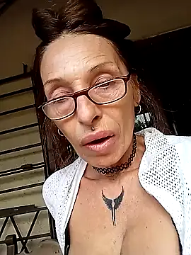 Snapshot of FrozenWaffle chatting on March 9, 2025, 7:05 pm FrozenWaffle online show from March 9, 2025, 7:05 pm