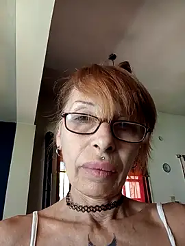 Snapshot of FrozenWaffle chatting on November 15, 2025, 4:47 pm FrozenWaffle online show from November 15, 2025, 4:47 pm