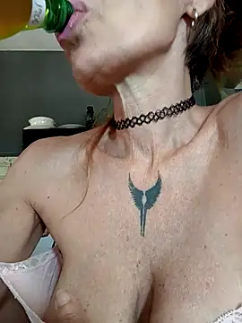 Snapshot of FrozenWaffle chatting on December 3, 2025, 2:37 pm FrozenWaffle online show from December 3, 2025, 2:37 pm