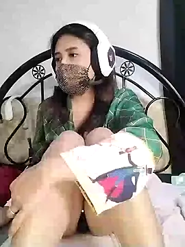  Shimmerlyn  online show from January 12, 2025, 6:16 pm