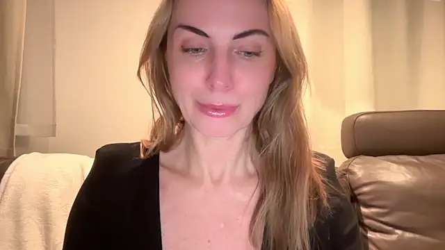 RachellAmazing online show from February 17, 2025, 9:08 pm