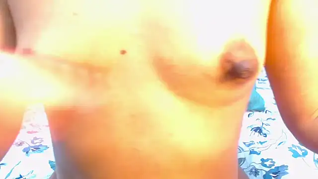 Snapshot of Amy_Ronan chatting on December 21, 2024, 5:51 pm Amy Ronan online show from December 21, 2024, 5:51 pm