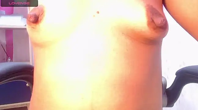 Snapshot of Amy_Ronan chatting on January 24, 2025, 6:56 pm Amy Ronan online show from January 24, 2025, 6:56 pm