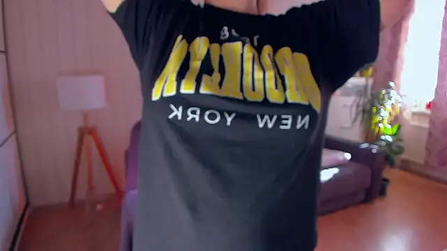 Jessica Rubatte online show from March 21, 2025, 1:23 pm