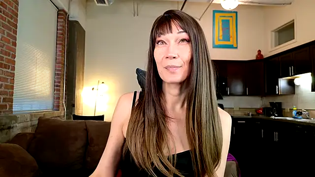 Snapshot of EveEnigma chatting on January 9, 2025, 1:35 pm EveEnigma online show from January 9, 2025, 1:35 pm