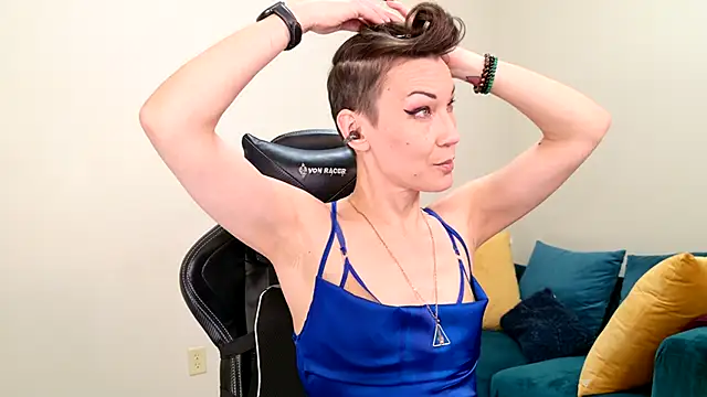 Snapshot of EveEnigma chatting on February 12, 2025, 5:48 pm EveEnigma online show from February 12, 2025, 5:48 pm