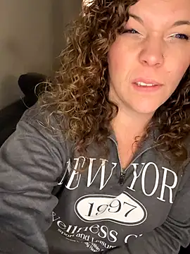 Snapshot of AuroraSummers chatting on November 10, 2025, 1:26 am AuroraSummers online show from November 10, 2025, 1:26 am