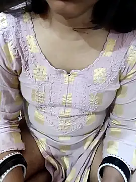 Snapshot of Diya_143 chatting on February 19, 2025, 6:55 am Diya 143 online show from February 19, 2025, 6:55 am