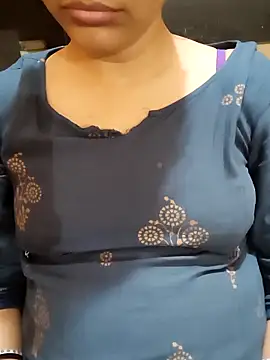 Snapshot of Diya_143 chatting on February 21, 2025, 2:48 pm Diya 143 online show from February 21, 2025, 2:48 pm