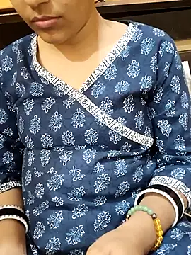 Snapshot of Diya_143 chatting on February 25, 2025, 2:44 pm Diya 143 online show from February 25, 2025, 2:44 pm