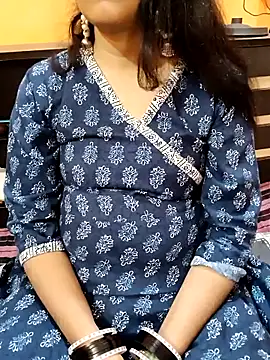 Snapshot of Diya_143 chatting on March 1, 2025, 8:13 am Diya 143 online show from March 1, 2025, 8:13 am