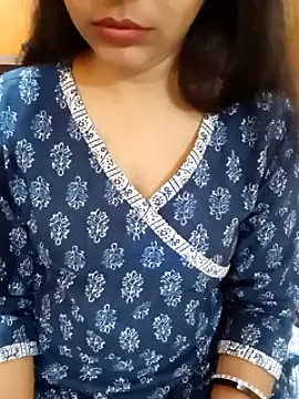 Snapshot of Diya_143 chatting on March 1, 2025, 3:38 pm Diya 143 online show from March 1, 2025, 3:38 pm
