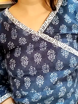 Snapshot of Diya_143 chatting on March 2, 2025, 5:12 am Diya 143 online show from March 2, 2025, 5:12 am