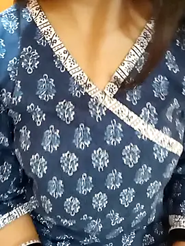 Snapshot of Diya_143 chatting on March 2, 2025, 5:25 pm Diya 143 online show from March 2, 2025, 5:25 pm