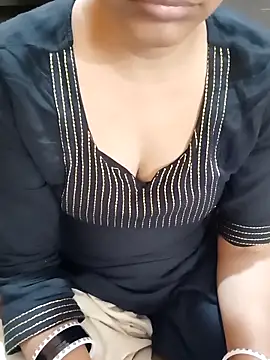 Snapshot of Diya_143 chatting on March 4, 2025, 9:40 am Diya 143 online show from March 4, 2025, 9:40 am