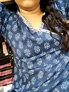 Snapshot of Diya_143 chatting on March 15, 2025, 10:24 am Diya 143 online show from March 15, 2025, 10:24 am
