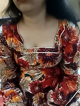Snapshot of Diya_143 chatting on March 19, 2025, 6:44 pm Diya 143 online show from March 19, 2025, 6:44 pm