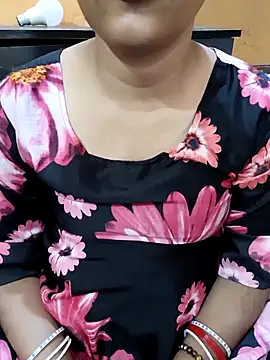 Snapshot of Diya_143 chatting on September 13, 2025, 8:47 am Diya 143 online show from September 13, 2025, 8:47 am