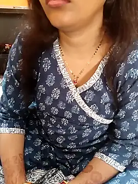 Snapshot of Diya_143 chatting on October 12, 2025, 8:24 am Diya 143 online show from October 12, 2025, 8:24 am
