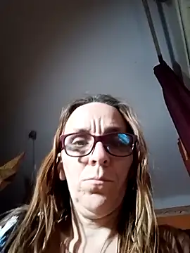 Dettybitch40 online show from October 13, 2025, 4:07 pm