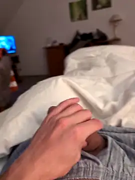 jungerbummser23 online show from November 26, 2025, 8:43 pm