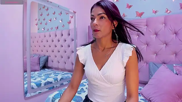 Snapshot of HannaPetit chatting on February 14, 2025, 2:44 pm HannaPetit online show from February 14, 2025, 2:44 pm