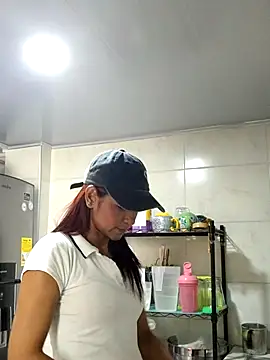 Snapshot of HannaPetit chatting on September 17, 2025, 3:46 pm HannaPetit online show from September 17, 2025, 3:46 pm